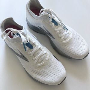 Mens Brooks running shoes, white, size 8